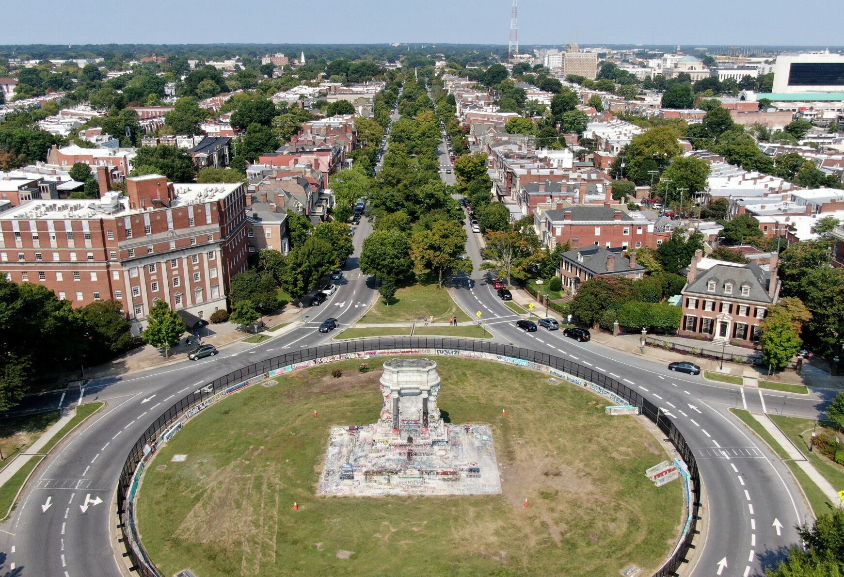 Monument Ave. without Robert E. Lee statue